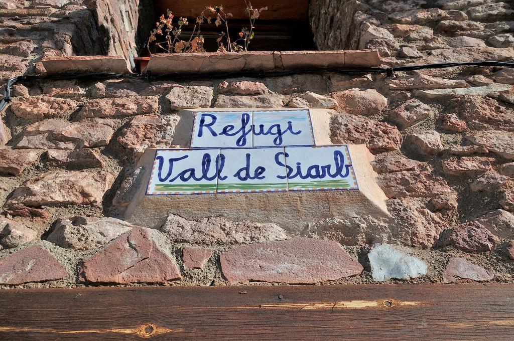 הוסטל Llagunes Refugi Rural Vall De Siarb מראה חיצוני תמונה